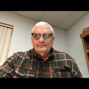 Meet your Posher, Bret